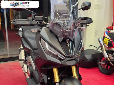 혼다 X ADV 2024년식 2024혼다 X-ADV750 엑드방 멧블랙 비닐도 뜯지 않은 차량!!