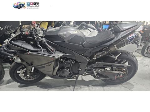 야마하 YZF R1 2013년식 야마하 YZF R1 쥐색