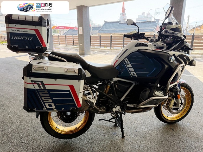 BMW R 1250 GS 어드벤처 2023년식 BMW R1250gs 어드벤쳐 2023년식 일인신조 오토바이 판매합니다.