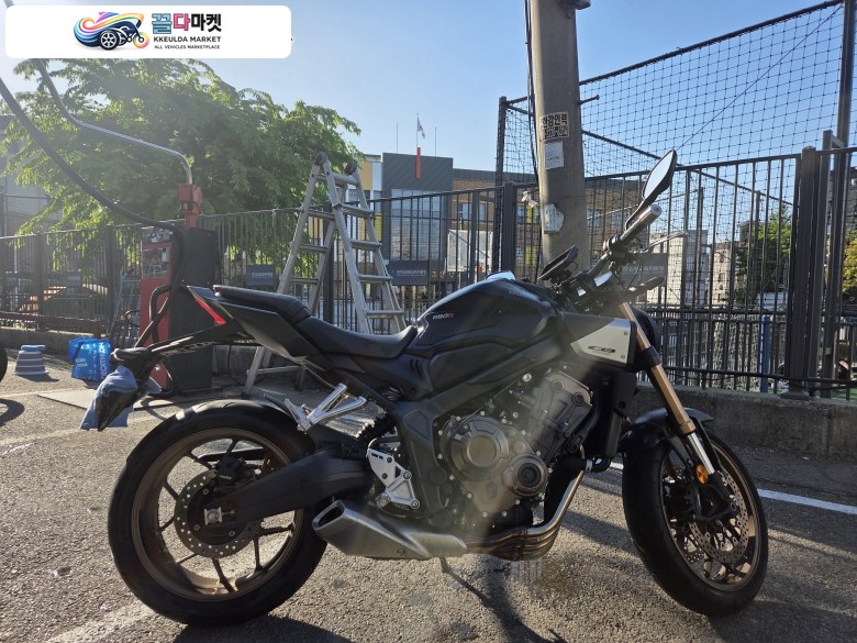 혼다 CB 650 R ABS 2024년식 CB650R MT 모델 판매합니다! [24년식]