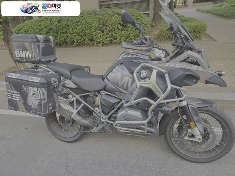 BMW R 1200 GS 어드벤쳐 2017년식 17년 4월 등록 BMW R1200GSA 1인 운행 차량 입니다.