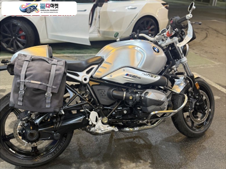 BMW R 나인 T 퓨어 2021년식 RnineT 2021 퓨어 판매합니다.