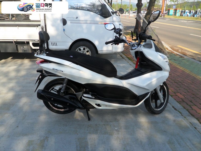 혼다 PCX 125 FI 2010년식 혼다 PCX 판매합니다 .