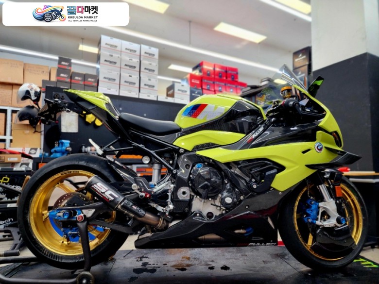 BMW M 1000 RR 2022년식 라이테크 데모카 풀옵션 장착 50주년 한정판 M1000RR : 풀식스, 오즈레이싱, SC프로젝트 풀 튜닝 차량 판매