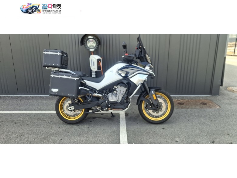 CF모토 800 MT 익스플로러 2023년식 800MT 익스플로러 8100km 팝니다.