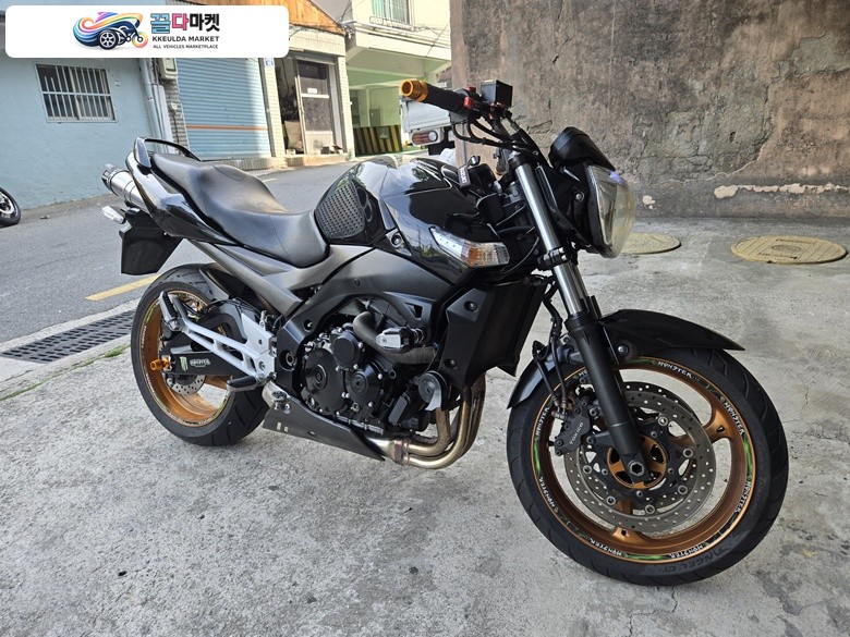 스즈끼 GSR 600 ABS 2010년식 부담없이 타기좋은 네이키드 바이크