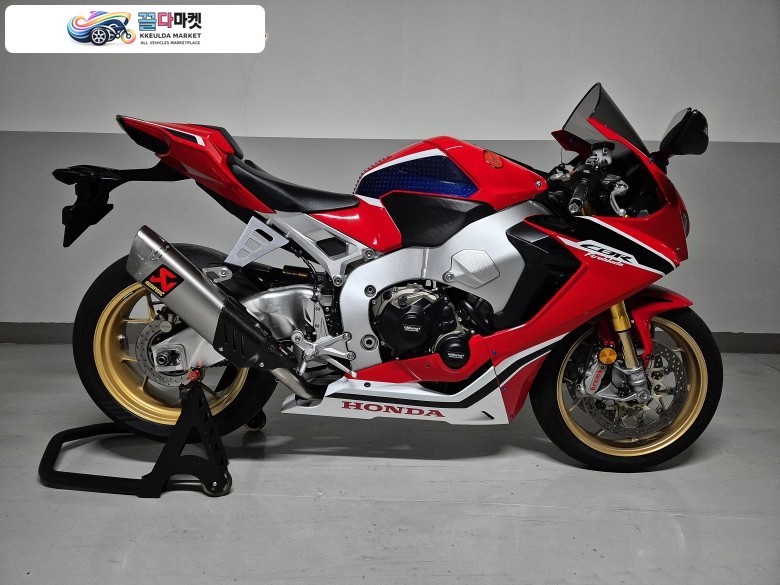 혼다 CBR 1000 RR SP 2018년식 구조변경 사용검사완료 깔끔한 CBR1000RR SP 판매합니다.
