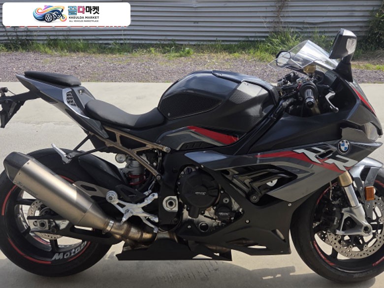 BMW S 1000 RR 2022년식 22년식 s1000rr 레이스팩 짧은 키로수 판매합니다.