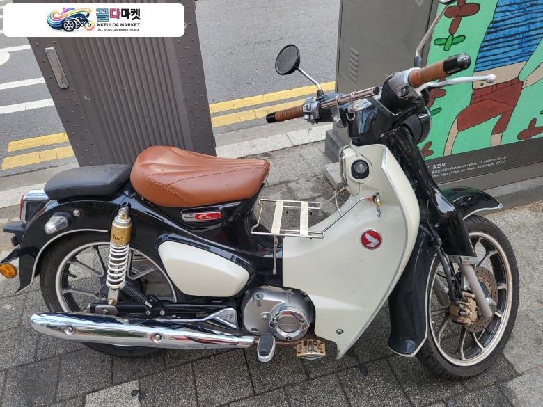 혼다 슈퍼 커브 C 125 2020년식 20년식 슈퍼커브 c125 판매합니다