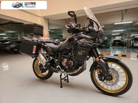 혼다 아프리카 트윈 CRF 1100 L 어드벤쳐 스포츠 ES DCT 2021년식 21년식 흑트방 es dct 13,900km판매합니다