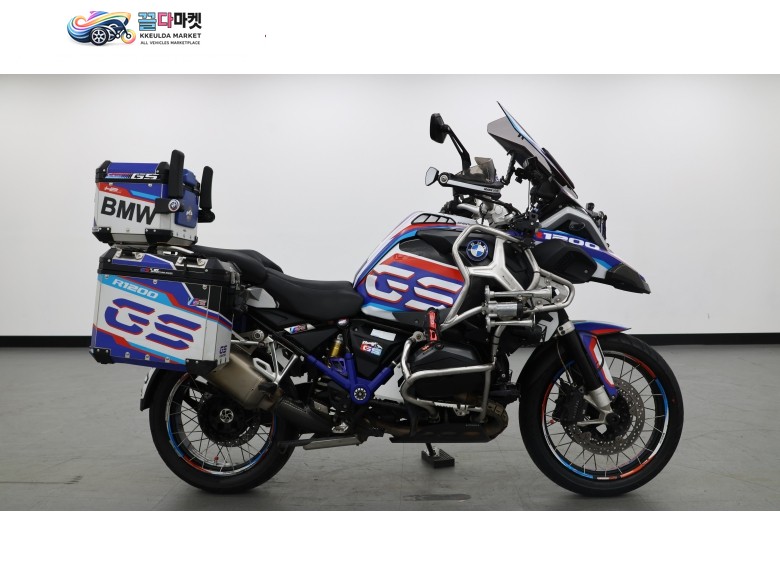 BMW R 1200 GS 어드벤쳐 2016년식 [ 매버릭바이크 ] / 아크라포빅 머플러 장착된, 풀투어링 BMW R 1200 GS 어드벤쳐 수냉식 판매합니다.