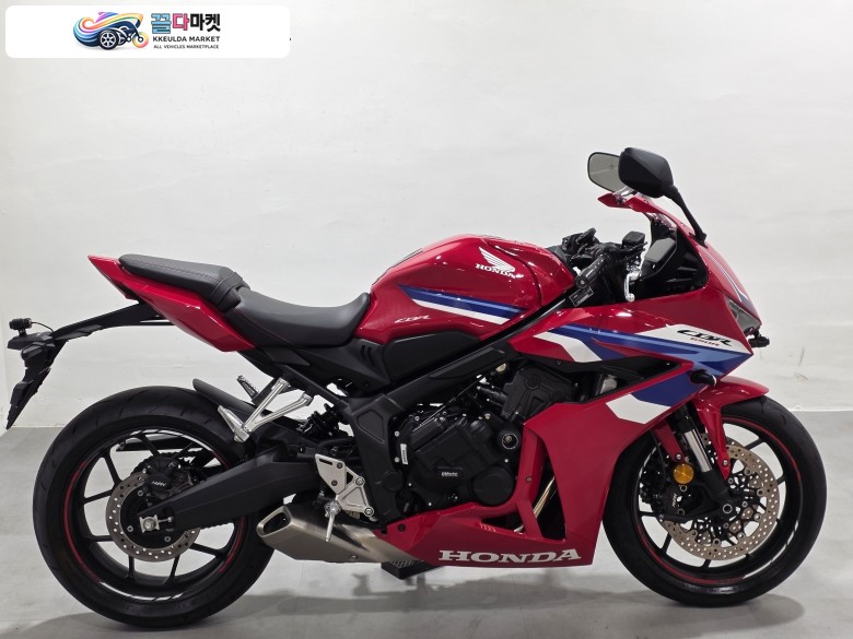 혼다 CBR 650 R E 클러치 2025년식 (전국무료배송) 1인신조 25년식 혼다 CBR650R E클러치 1013km 차량 판매/대차