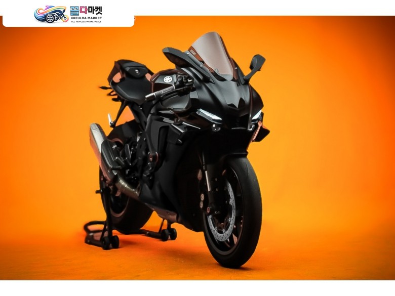 야마하 YZF R1 2021년식 옵션 구성 좋고 키로수 짧은 최상급 차량 입니다.