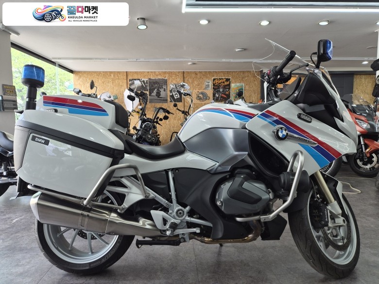 BMW R 1250 RT 2023년식 23년 r1200RT 싸이카 차량팝니다.