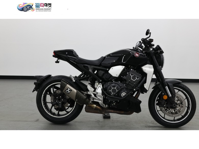혼다 CB 1000 R 2020년식 [ 매버릭바이크 ] / 아크라포빅 슬립온 장착된 혼다 CB1000R 판매합니다.