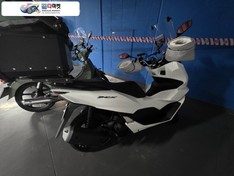 혼다 PCX 125 ABS 2024년식 인천 24년식 pcx 6100km 팝니다.(개인)