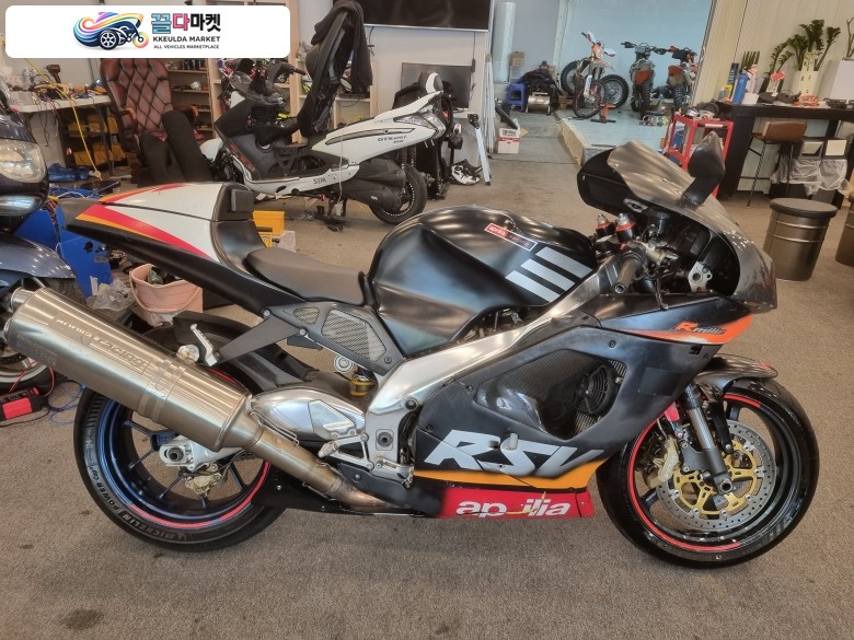 아프릴리아 RSV 1000 밀레 2001년식 아프릴리아의 명장 rsv 밀레