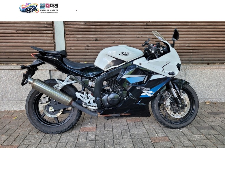 KR/S&T/효성 코멧 250 R 2012년식 코멧250 2012년식 판매합니다.