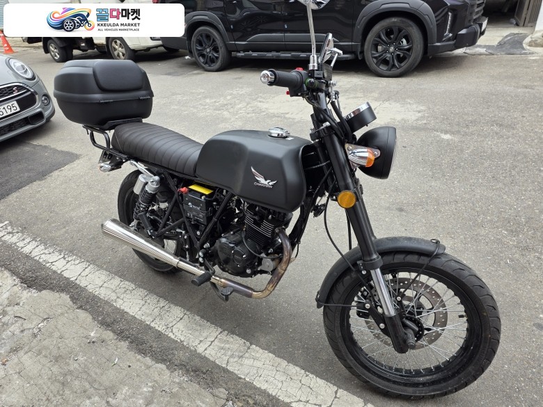 착한스쿠터 레트로 125 2025년식 신차급 41Km 주행 레트로125cc Black Seven 2025년 11월 11일 등록