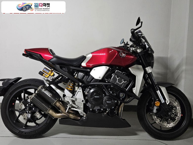 혼다 CB 1000 R 2019년식 올린즈 리어 서스펜션, Mivv 슬립온, 매지컬레이싱 리얼카본 윈드스크린+언더카울