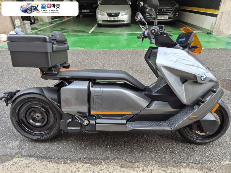 BMW CE 04 2022년식 BMW CE04 22년식 15000KM 1250만원 팝니다.