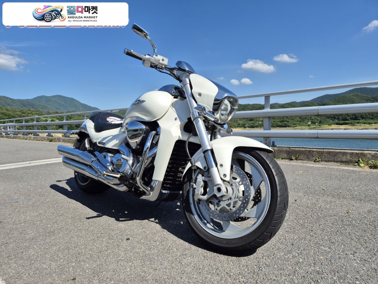 스즈끼 인투루더 M 1800 R 2009년식 환상적인 머슬바이크
