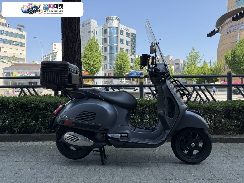 베스파 GTS 300 슈퍼스포츠 2018년식 2018 GTS 300 SS 묻따 300만