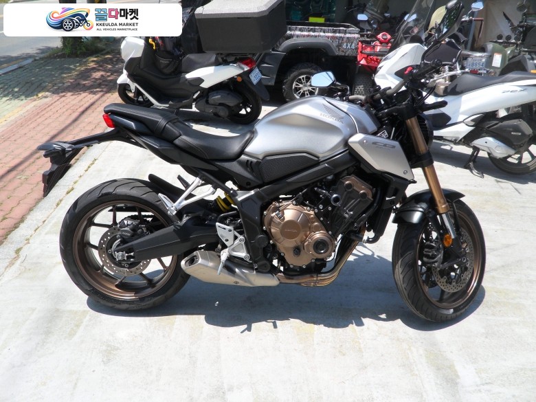 혼다 CB 650 R ABS 2020년식 혼다 CB650R 판매합니다.