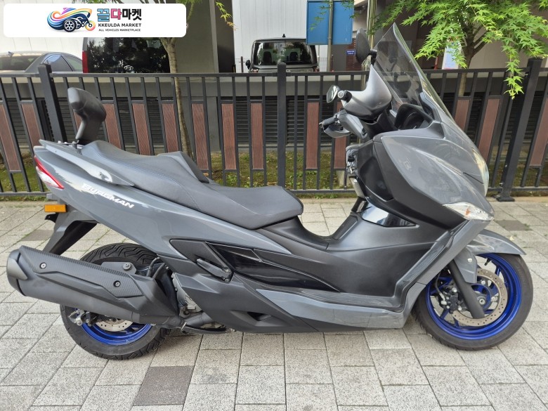 스즈끼 버그만 400 ABS 2022년식 버그만400ABS 판매합니다.....