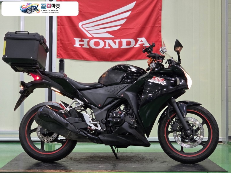 혼다 CBR 250 R 2013년식 혼다CBR250R 13년식 4만km 준튜닝 연식대비 짧은키로수 판매합니다