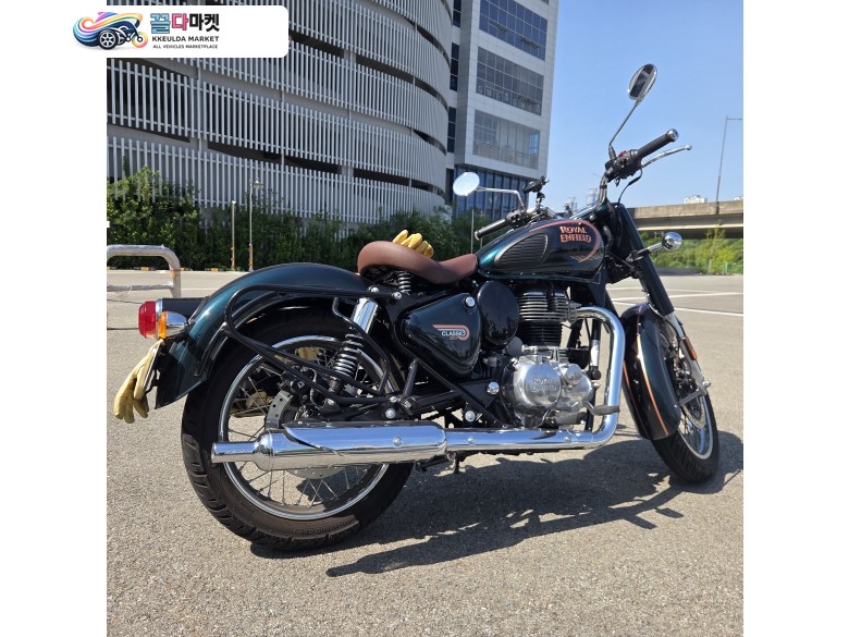 로얄엔필드 클래식 350 2023년식 로얄엔필드 2023년식 1대차주 클래식350 판매합니다