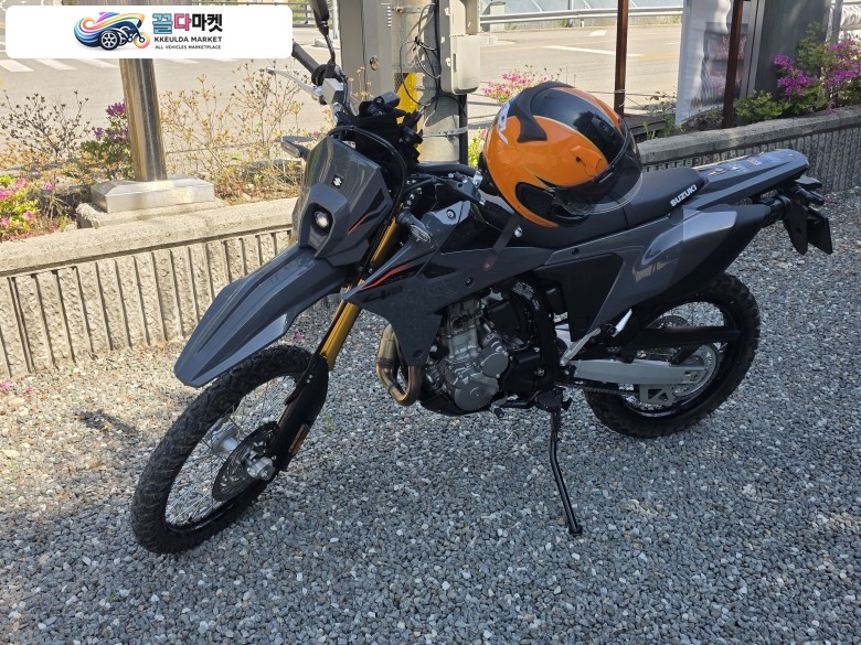 스즈끼 DR Z 4 S 2026년식 스즈키 dr-z4s  팔아요