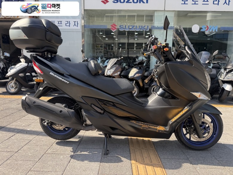 스즈끼 버그만 400 ABS 2024년식 관리 잘되고 옵션 좋은 버그만 400 판매합니다.
