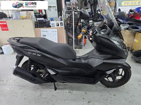 혼다 PCX 125 CBS 2022년식 혼다 PCX125 CBS 2022년식 판매합니다.