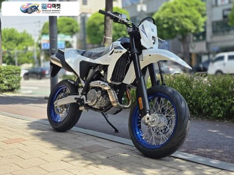 스즈끼 DR Z 4 SM 2026년식 [수원동문모터스] DR의 부활 DR-Z 4SM 신차 판매합니다.