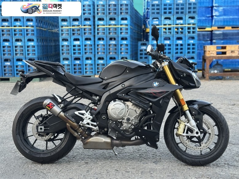 BMW S 1000 R 2020년식 BMW S1000R 2020년식 아크라 구변완료 6천km대