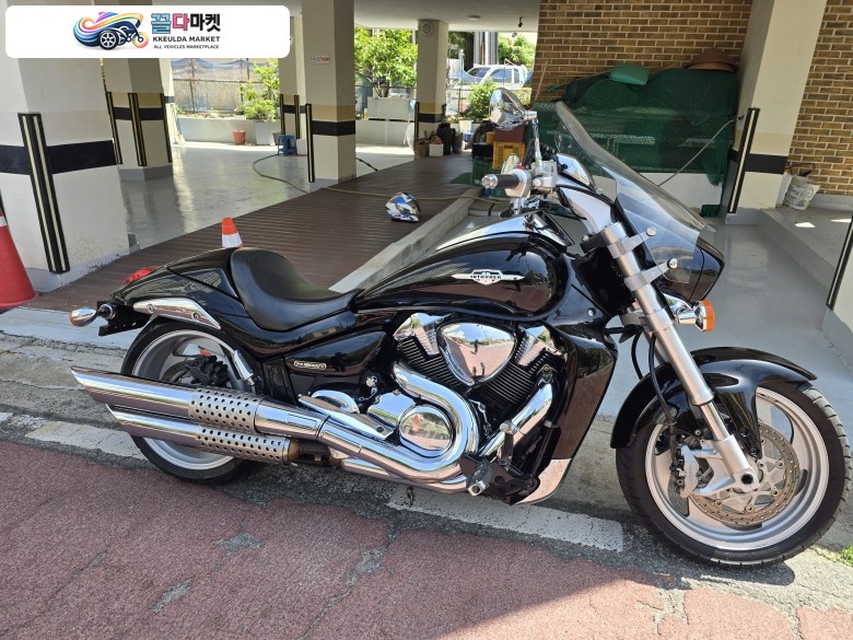 스즈끼 인투루더 M 1800 R 2007년식 07년 인트루더 m1800r 저렴하게 판매합니다 외관 깔끔하고 엔진 좋습니다