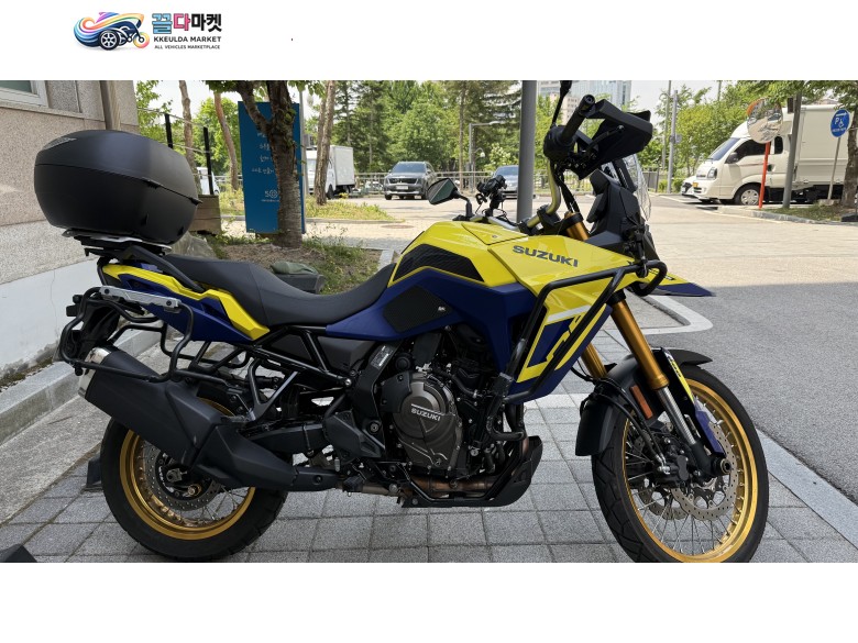 스즈끼 브이 스트롬 800 DE 2025년식 25년10월 출고 브이스트롬800E 4,427키로 주행