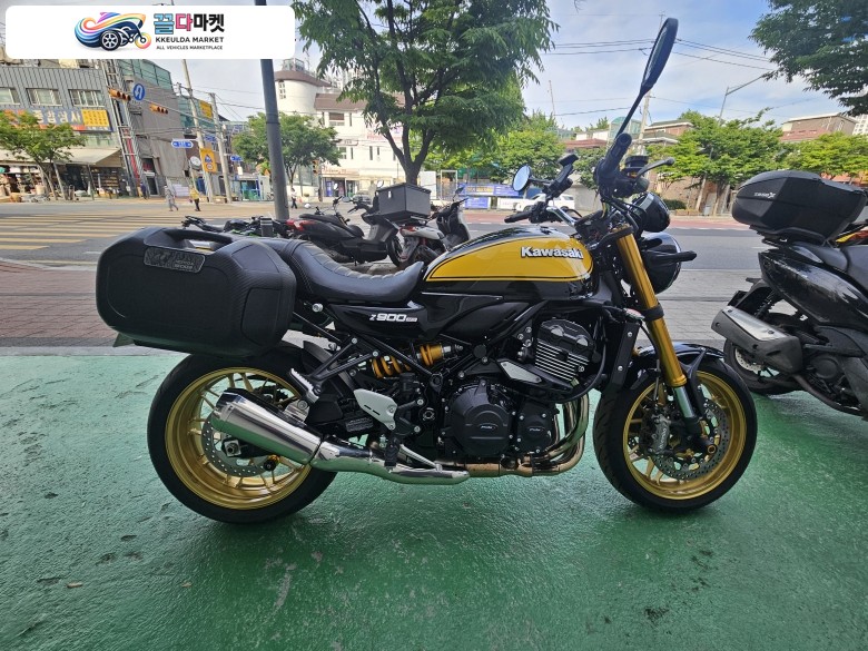 가와사키 Z 900 RS SE ABS 2022년식 가와사키 Z900RS SE 2022 155KM 신차급 차량 중고판매 명의이전 위탁판매