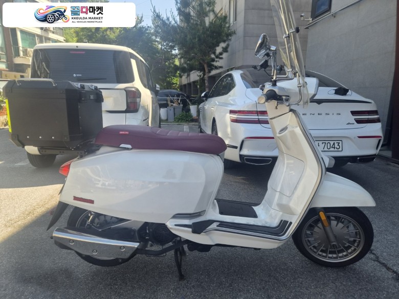 람브레타 V 200 2019년식 v200 화이트 팝니다.