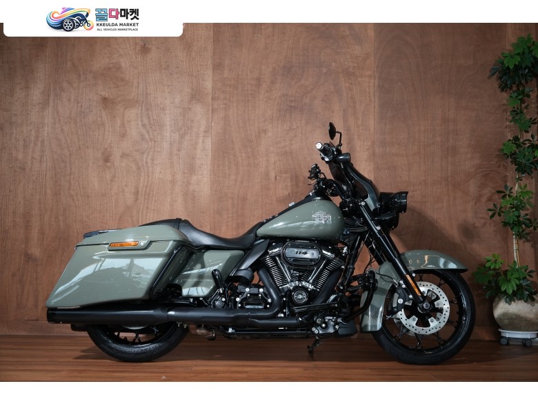 할리데이비슨 로드킹 스페셜 2021년식 할리데이비슨 / 로드킹스페셜114 / 2021 / 11,700 KM 판매/대차