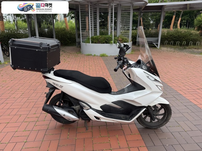 혼다 PCX 125 FI 2020년식 혼다 PCX125 20년식 화이트컬러 배달풀셋팅 판매합니다