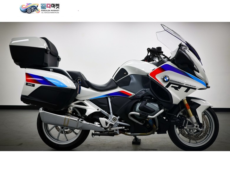 BMW R 1250 RT 2023년식 [ 매버릭바이크 ] / 정품 탑박스 장착된 컨디션 최상급 BMW R1250RT 판매합니다.