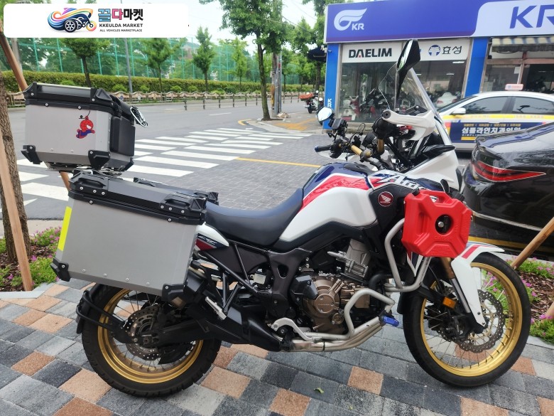 혼다 아프리카 트윈 CRF 1000 L DCT 2018년식 홍다 아프리카트윈 1000 올려봄니다
