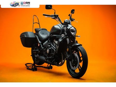 가와사키 발칸 S 650 ABS 2023년식 정품 샤드 사이드백 장착되있는 신차급 차량 입니다.