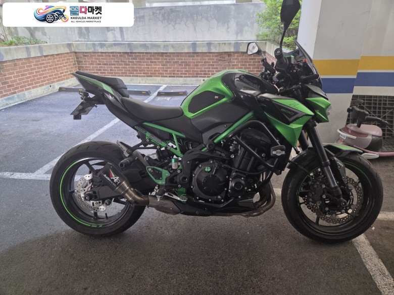 가와사키 Z 900 ABS 2022년식 가와사키 Z900 22년식 5,017km 오스틴 구변완료 판매합니다 인천