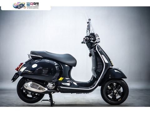 베스파 GTS 300 슈퍼테크 2021년식 착한형의오토바이 모든 바이크 정직한 매입 신속한 매입 도와드립니다.