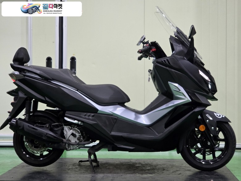 SYM 크루심 125 ABS 2024년식 SYM 크루심알파125 ABS 24년식 4천km짧은키로수 최저가 판매합니다