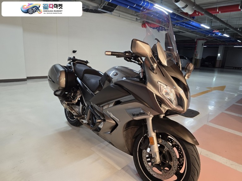 야마하 FJR 1300 A 2013년식 어디를 달려도 손색없는 야마하의 명작 투어러 fjr1300aa