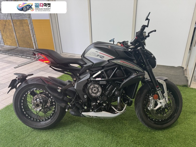 MV-아구스타 드랙스터 800 RR SCS 2022년식 MV아구스타 드랙스터800 RC SCS
